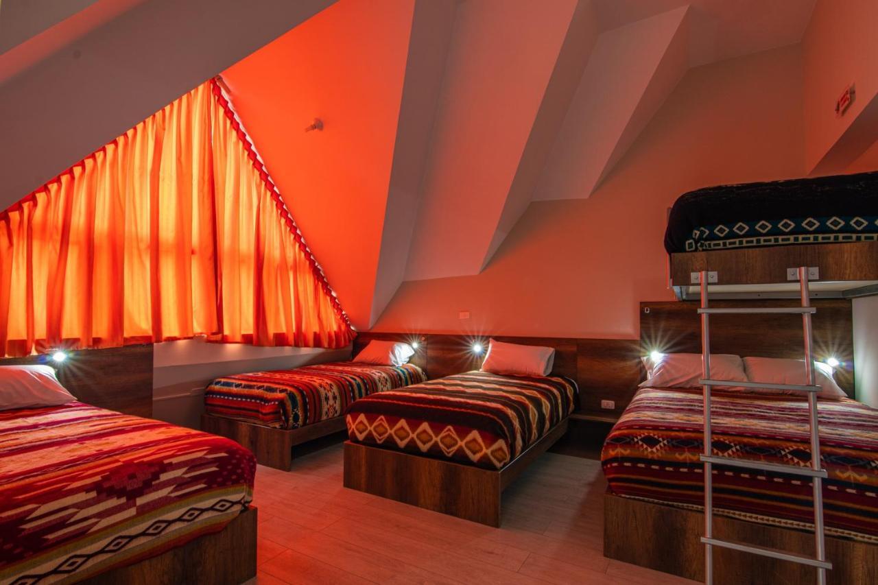 The Traveler Hostel Otavalo Exterior foto