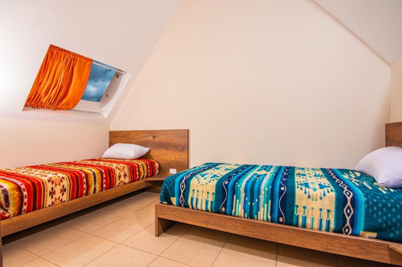 The Traveler Hostel Otavalo Exterior foto